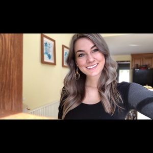 Meet your Posher, Alyssa